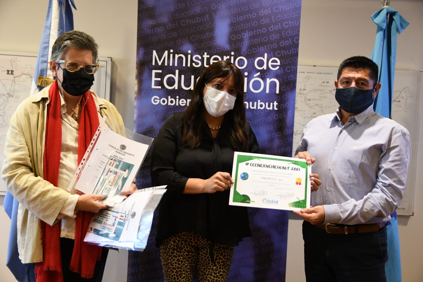 En este momento estás viendo Educación entregó premios del concurso EcoNciencia 2021