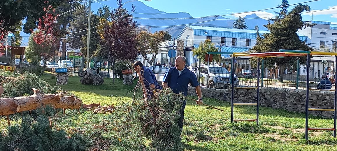 En este momento estás viendo Provincia trabaja para garantizar el servicio de agua potable en la Escuela N° 188 de Alto Río Percy