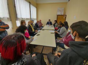 Lee más sobre el artículo El Gobierno provincial se reunió con la comunidad educativa de la Escuela N° 750 de Puerto Madryn para informar los plazos de ejecución de las obras