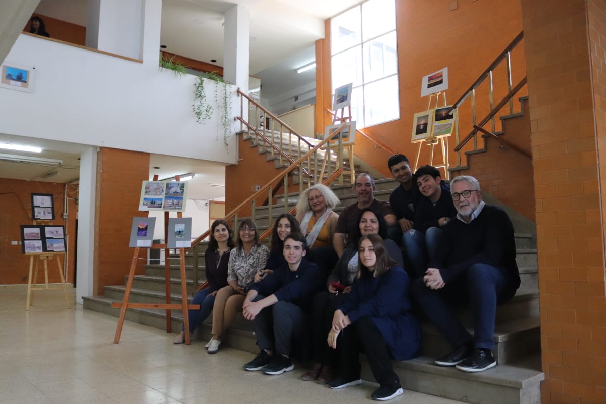 En este momento estás viendo El Ministerio de Educación expone la muestra fotográfica de los estudiantes de la Escuela Nº 702