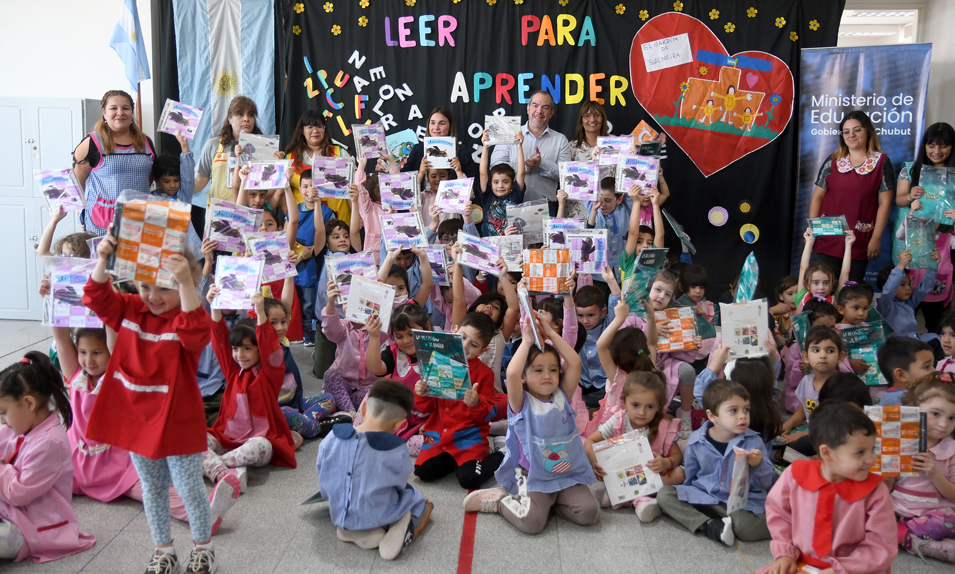Lee más sobre el artículo Libros Para Aprender: El material pedagógico llegó a los estudiantes chubutenses de Nivel Inicial