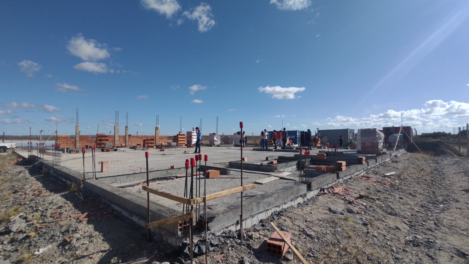 En este momento estás viendo Representantes de Nación recorrieron obras de Jardines en Comodoro y Rawson