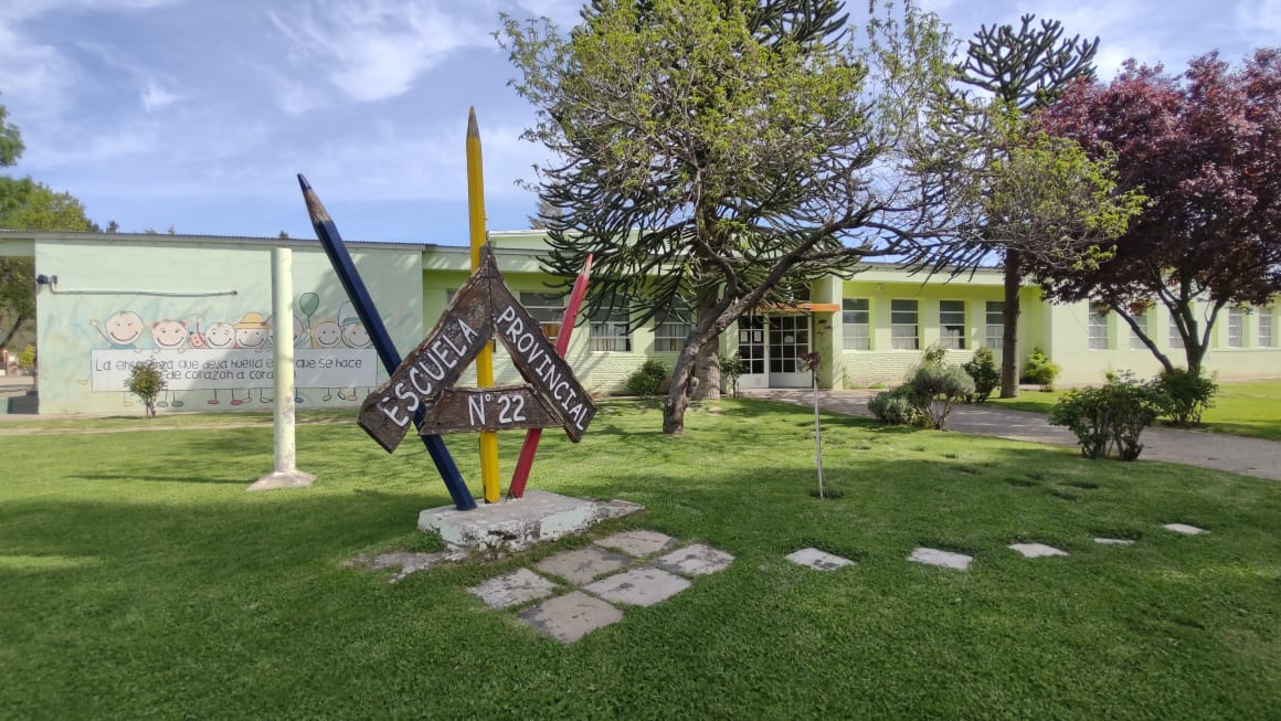 En este momento estás viendo El Ministerio de Educación aportará más de 40 millones para las  refacciones en la Escuela 22 de El Maiten