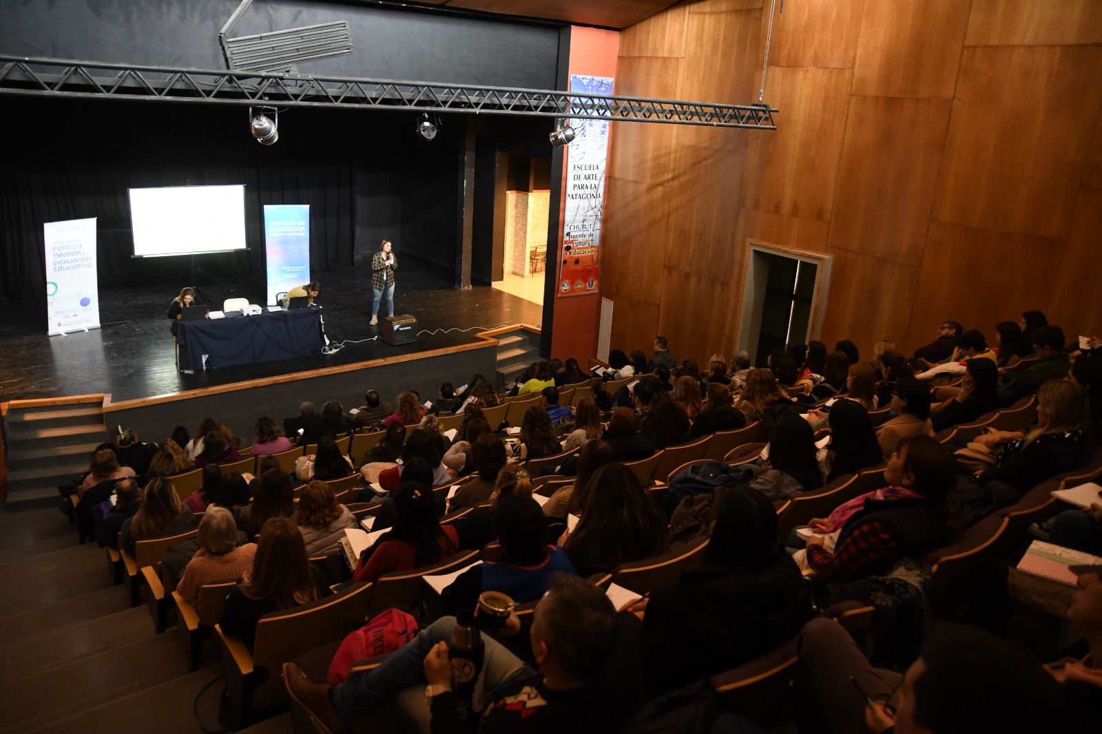 En este momento estás viendo Más de 680 escuelas ya están cargadas en el SInIDE