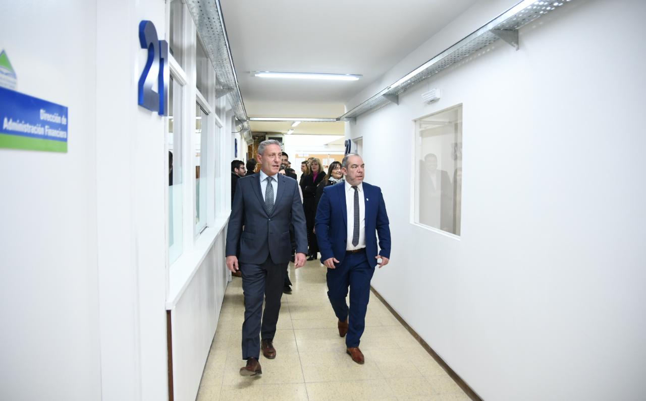 En este momento estás viendo Arcioni junto al ministro Grazzini presentaron el Informe de Gestión Educativa del período 2022-2023