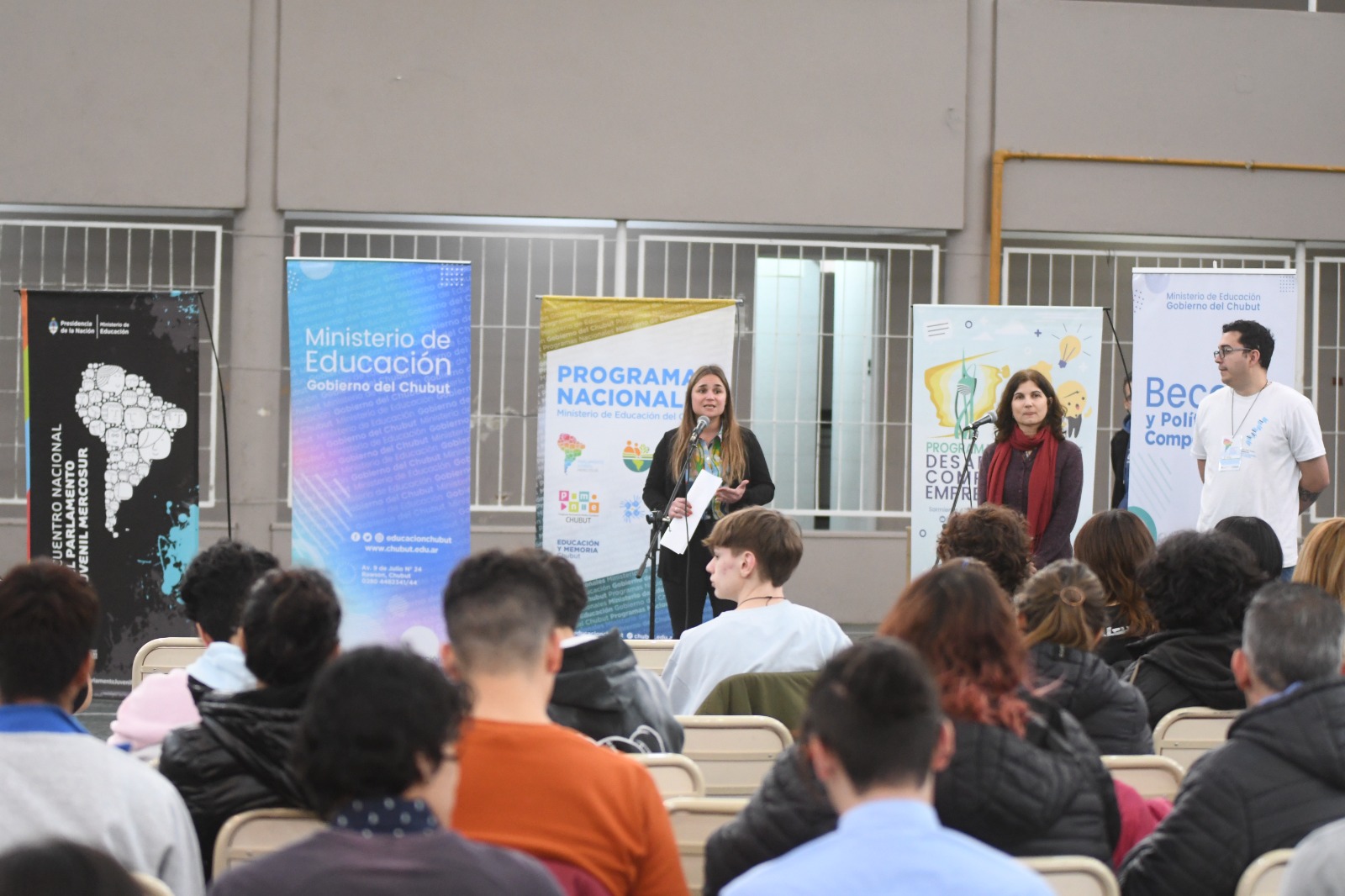 En este momento estás viendo Cerca de 40 escuelas chubutenses participan en Rawson del Encuentro Provincial de Parlamento Juvenil