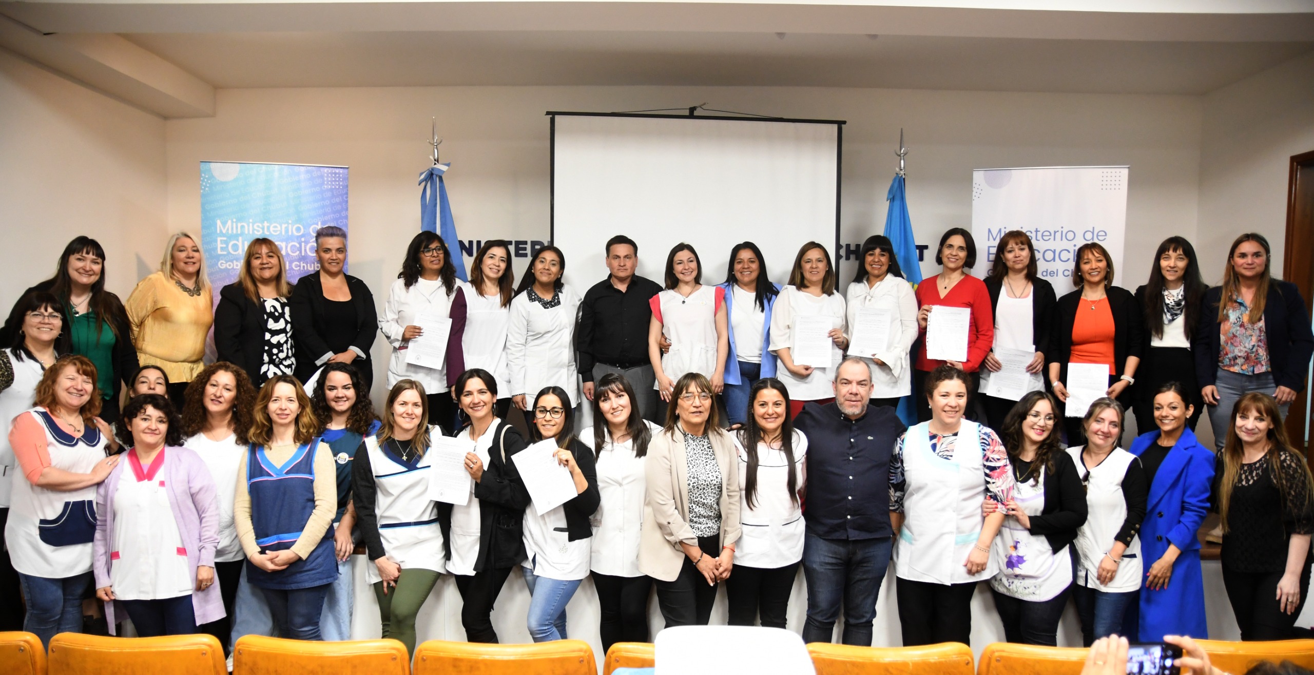 Lee más sobre el artículo Más de 800 docentes accedieron a cargos jerárquicos mediante los Concursos de Ascenso en Chubut